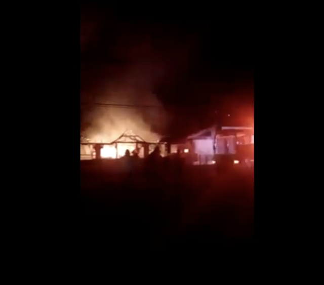 Se incendia restaurante en Ocotepec