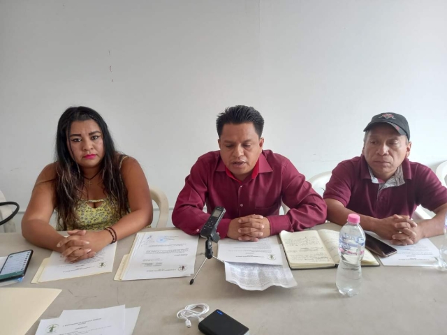 Los simpatizantes de Raúl Leal piden que el tribunal electoral respete la condición indígena de Xoxocotla y valide al que ya eligieron, de lo contrario, “podría haber bronca”. 