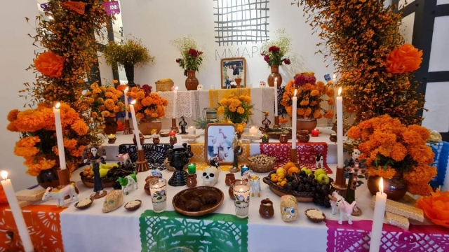 Inaugura STyC ofrenda tradicional de Tetela del Volcán en conmemoración a día de muertos en el MMAPO