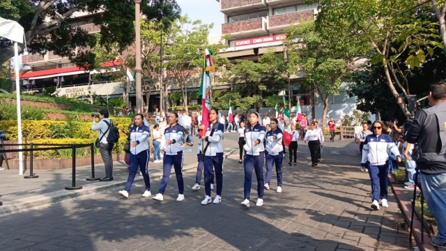 Realizan desfile conmemorativo del CXIV aniversario de la Revolución Mexicana