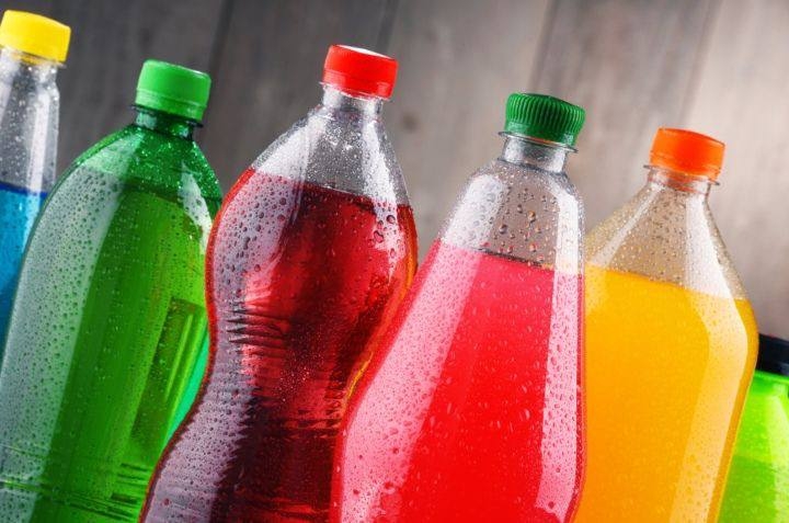 ¿Refresco o jugo? Descubre cuál contiene más azúcar aquí