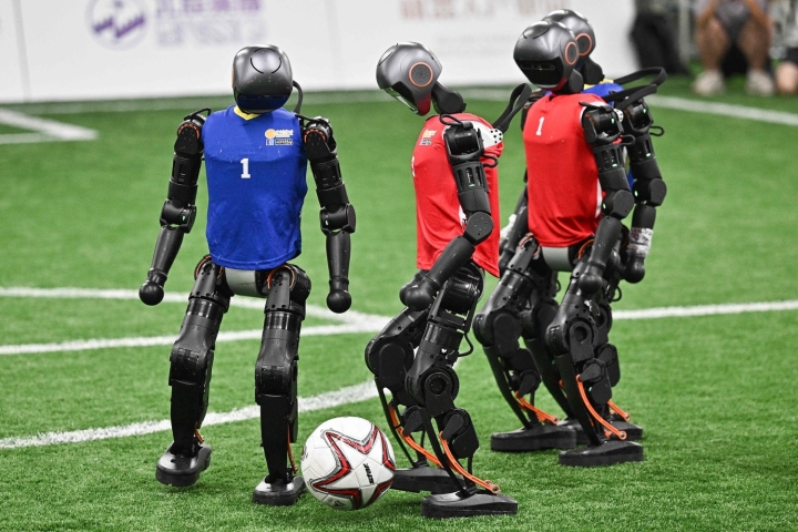 Beijing inaugura los primeros Juegos Mundiales de Robots Humanoides con hip-hop y artes marciales