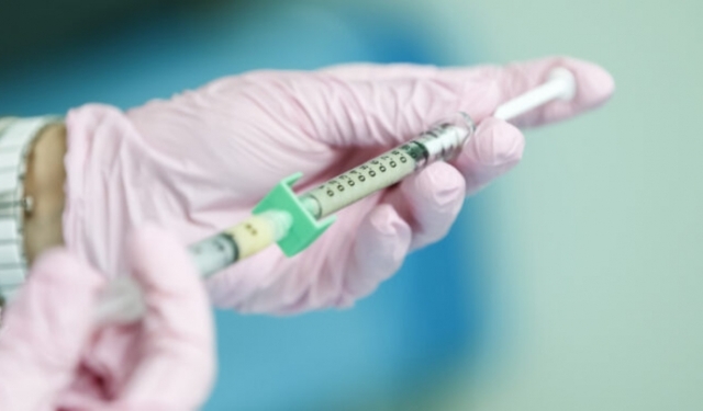 Cancelan estudio de la vacuna contra el VIH