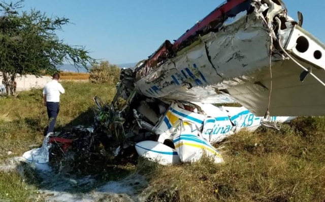 Se desploma avioneta en el fraccionamiento Santa Fe; el piloto resultó herido