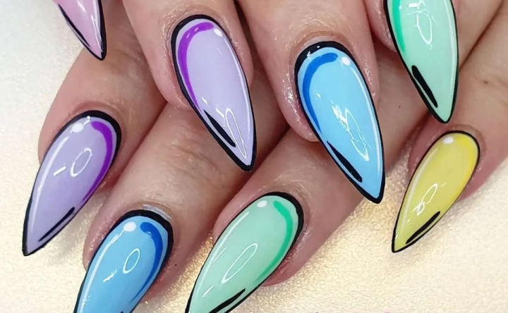 Transforma tu manicura con estos creativos diseños de uñas de cómic