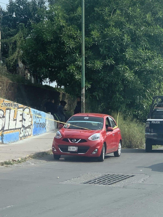 El hombre fue hallado sin vida a bordo de su auto.