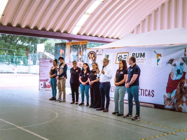 El alcalde José Luis Urióstegui encabezó el inicio de la campaña de esterilización canina y felina que forma parte de la IV Jornada de Castración Masiva en América Latina "CastraLat".