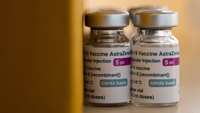 EMA recomienda poner segunda dosis de vacuna COVID-19 de AstraZeneca.