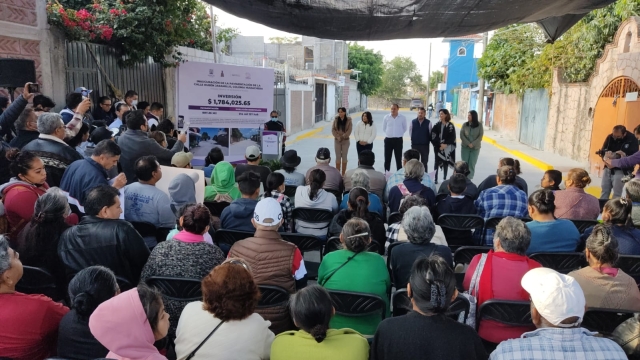 Inaugura gobernador obra de pavimentación en la colonia Huizachera de Jiutepec