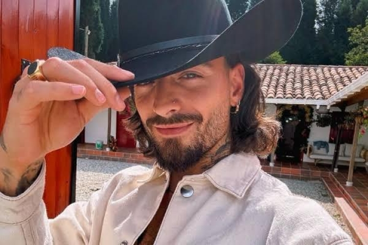 Maluma Denuncia Robo de su Celular y Envía Mensaje a los Ladrones en Redes Sociales