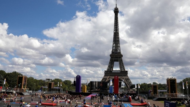 Turista mexicana sufre violación en París: hay dos detenidos