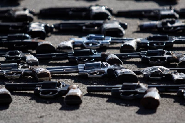 México pierde ‘primer round’: juez desestima demanda contra fabricantes de armas de EU
