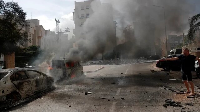 Israel continúa combates en Shujaiya y ataques en toda Gaza