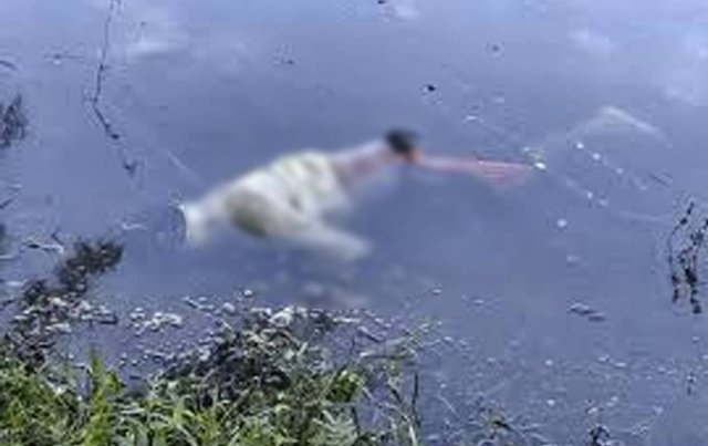 Encuentran un cadáver en un río, en Acatlipa