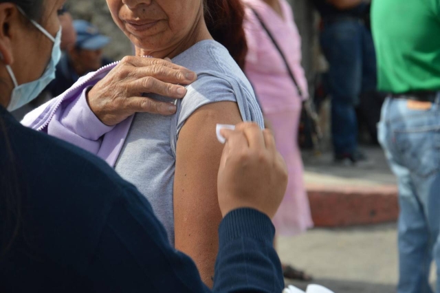 Arranca campaña de vacunación contra influenza y neumococo para adultos mayores en Temixco