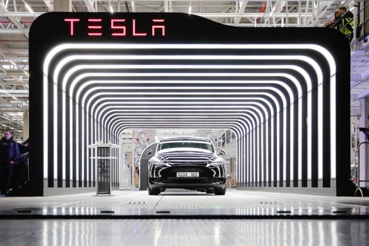 Tesla reparará más de 129 mil vehículos por un problema en sus pantallas