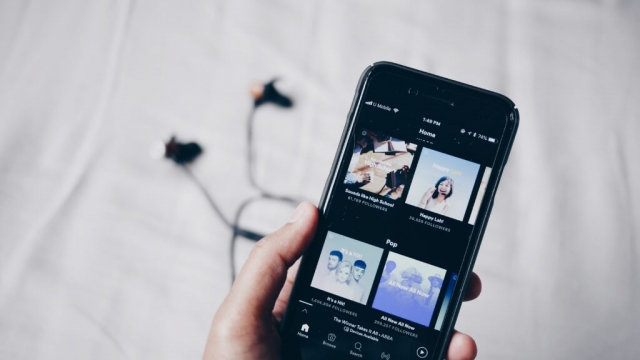 Spotify se mantiene como app de audio #1, pero crece más lento de lo esperado