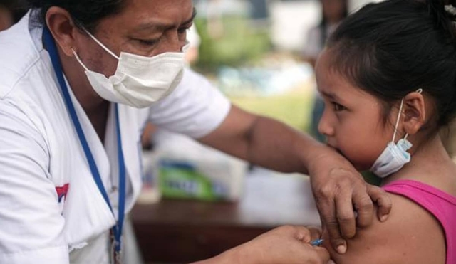 Llega nuevo lote de vacunas contra covid-19 para niños