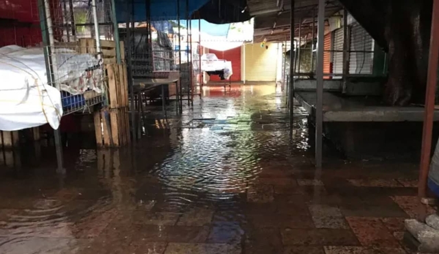 Lluvias dejan daños en red de agua del mercado ALM