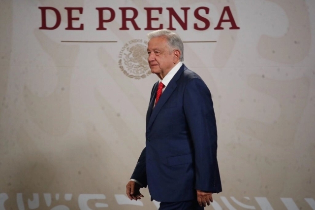 AMLO acusa venganza política en intento de arresto a Javier Corral