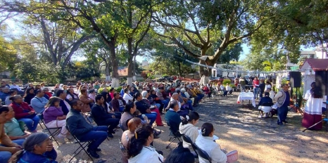 Campesinos del ejido de Cuautla se reunieron este jueves para abordar diversos temas.