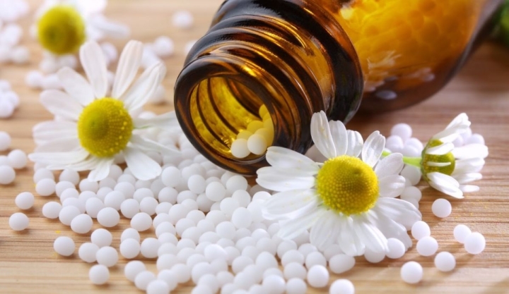 Homeopatía, entre tradición y controversia: qué es, cómo actúa y para qué se usa