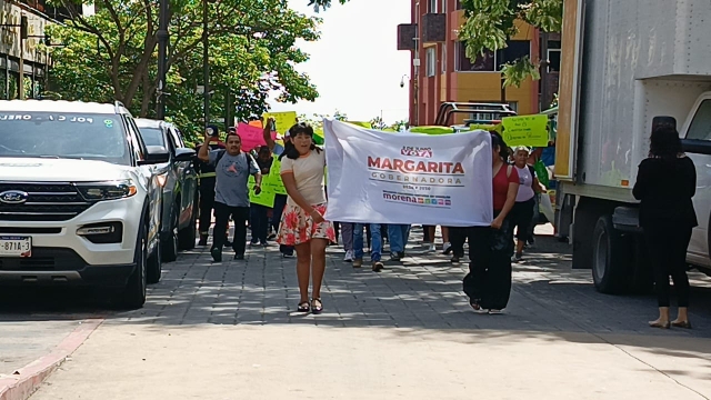 Celebran vecinos de Patios de la Estación llegada de la gobernadora Margarita González