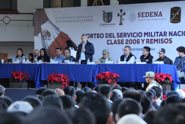 Encabeza alcalde de Cuernavaca sorteo del Servicio Militar Nacional, clase 2006