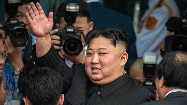 Kim Jong-un declara que Corea del Norte derrotó a la pandemia de COVID-19