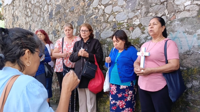 Protestan integrantes del colectivo Provida ante Congreso local; exigen a diputados no aprobar maternidad subrogada