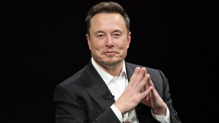 Acciones de Tesla se desploman; Elon Musk admite desvío de chips Nvidia
