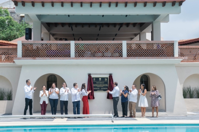 El gobernador Cuauhtémoc Blanco y Natália Rezende inauguraron las nuevas instalaciones del CEDIF Morelos