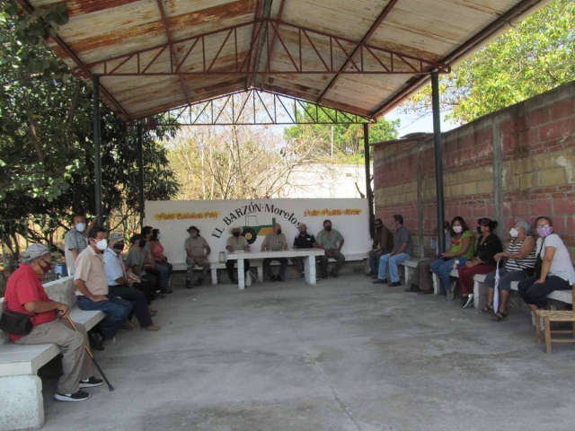 Desde mediados de marzo, los exobreros esperan una respuesta del gobierno y otras autoridades para sentarse a dialogar acerca de la certeza jurídica de los predios que llaman ampliación de la Unidad Morelos.