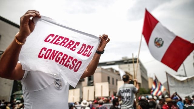 Parlamento de Perú aprueba reconsiderar proyecto de adelanto de elecciones