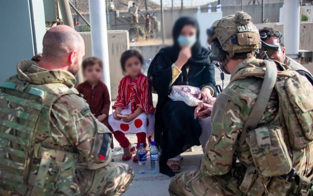 OMS alerta que Afganistán tiene pocos suministros médicos.