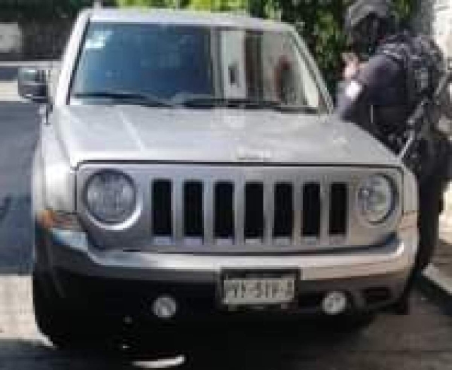La camioneta que fue encontrada en Tetela del Monte.