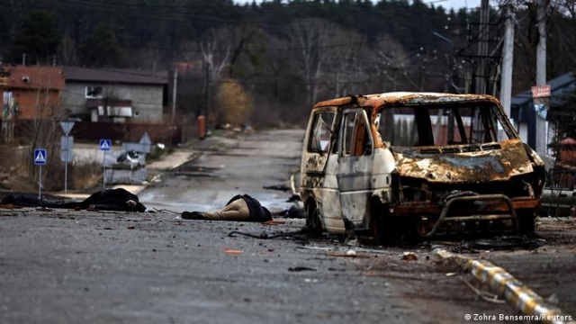Ucrania acusa a Rusia de una &quot;masacre&quot; de civiles en la ciudad de Bucha