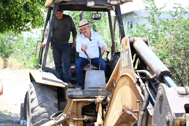 Entrega Ayuntamiento de Cuautla obra de drenaje en la colonia Tierra Larga