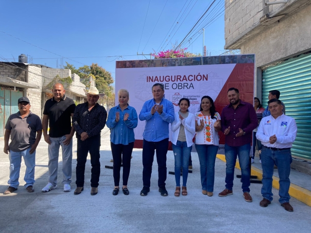 Alcalde Rafael Reyes entrega obras en San Francisco Texcalpan