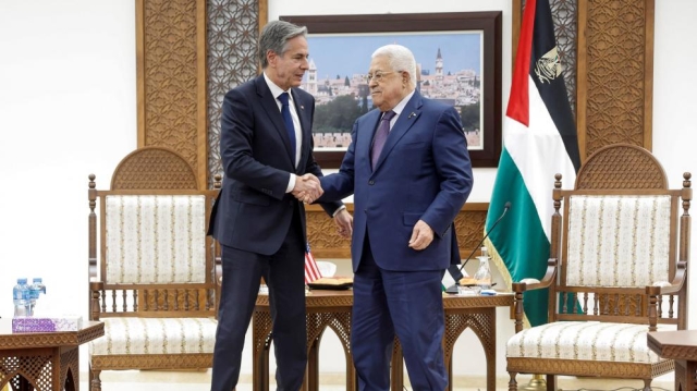 Blinken se reúne con el presidente palestino Mahmoud Abbas