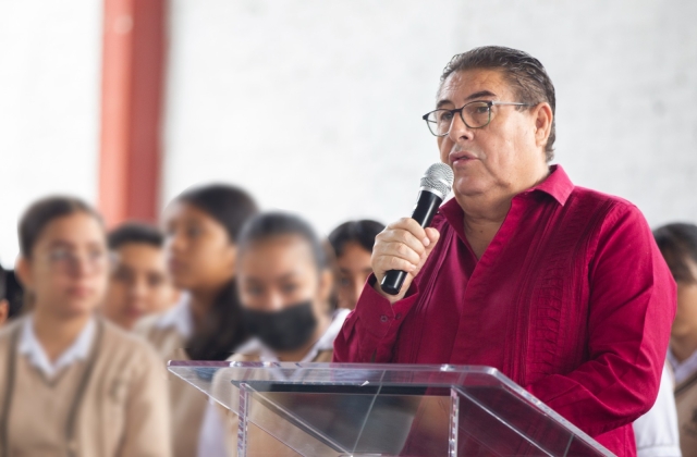 Atestigua Víctor Mercado pláticas de prevención del delito a alumnos de secundaria en Jiutepec