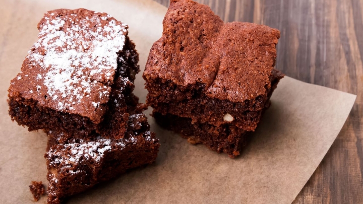 Satisfacción express: Prepara brownie chocolatoso en 1 minuto