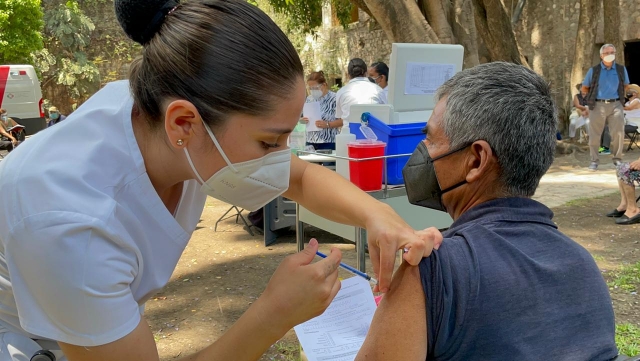 Avanza etapa cuatro de la estrategia de vacunación en Morelos