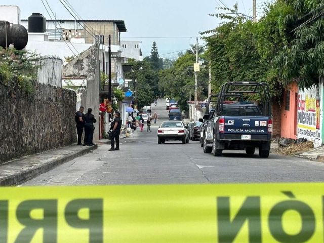 El auto quedó en el lugar de la agresión.