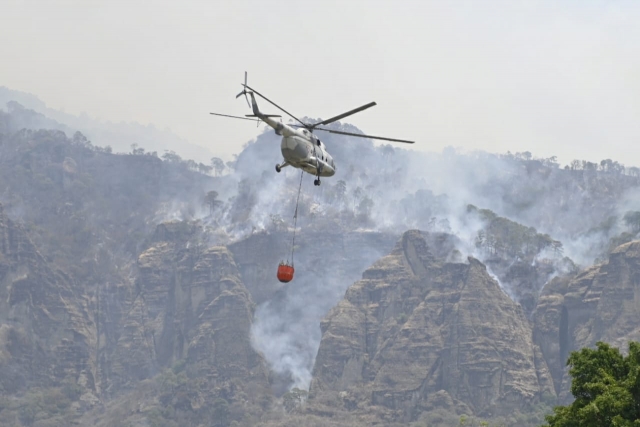 Continúan labores en incendio forestal en paraje &#039;Malinalapa&#039;