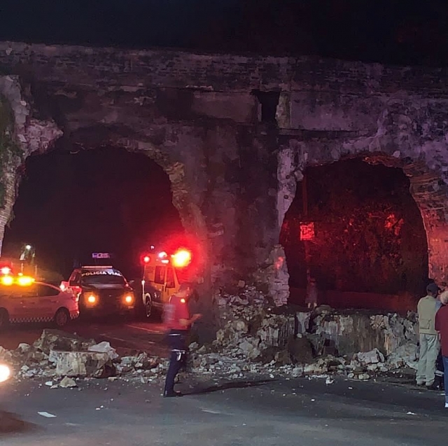 Accidente de tráiler en San Carlos, en Yautepec