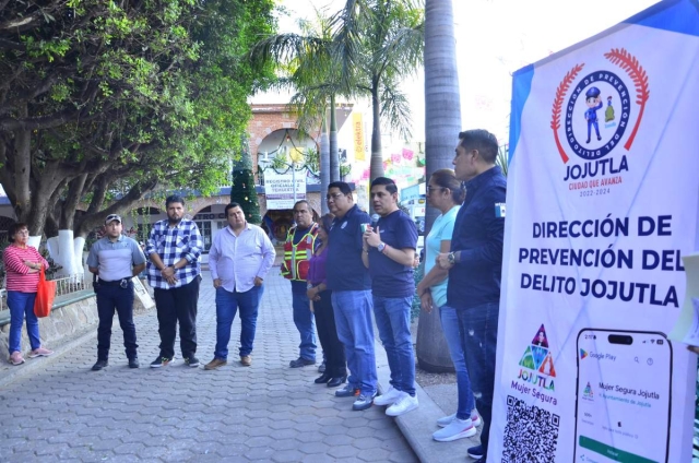 Las autoridades se comprometieron a seguir invirtiendo en equipo destinado a la seguridad y acompañarlo con seguridad pública para lograr un municipio seguro.  