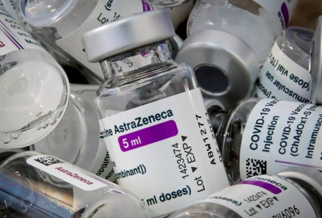 Liberarán este mes vacunas COVID de AstraZeneca envasadas en México.