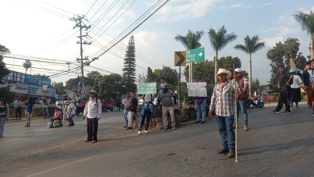 Se manifestaron habitantes de San Juan Tlacotenco al norte de Cuernavaca