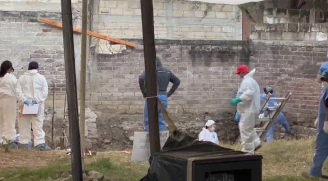 Continúan trabajos de exhumación en fosa de panteón municipal en Jojutla